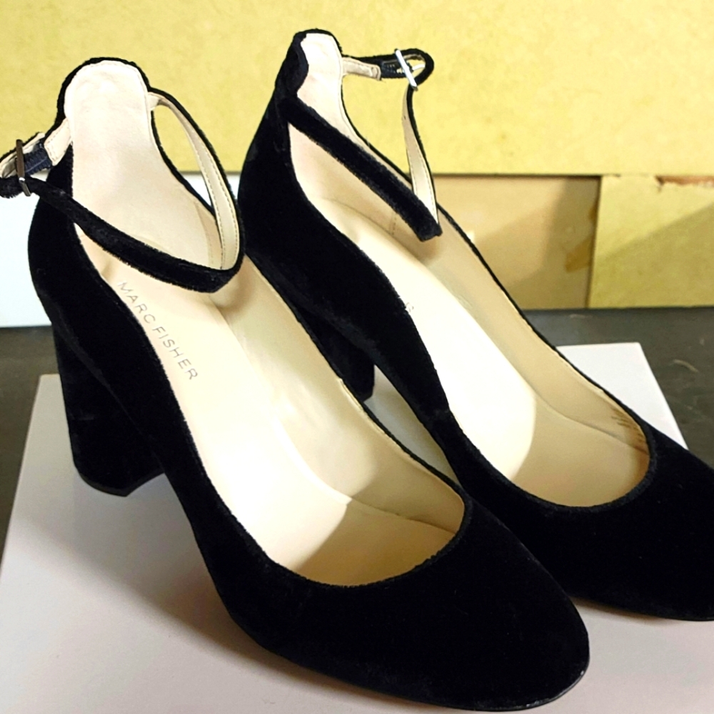 Marc Fisher black pump